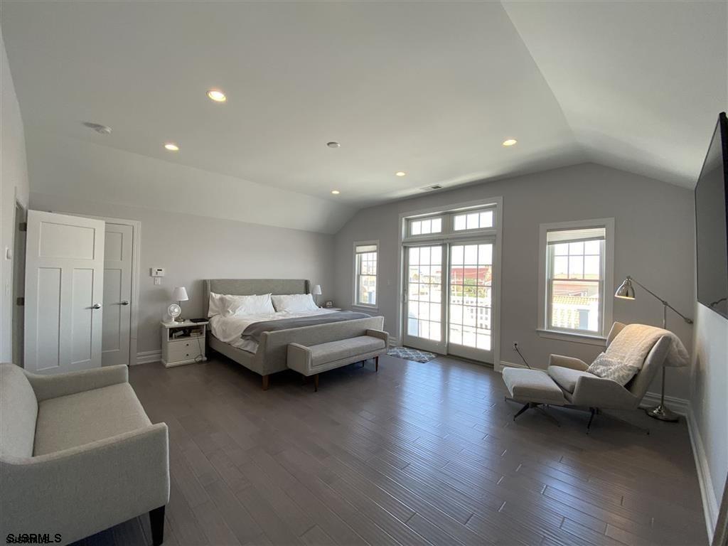 Ventnor, New Jersey 08406, United States, 4 Bedrooms Bedrooms, ,4 BathroomsBathrooms,Residential,Active,81904