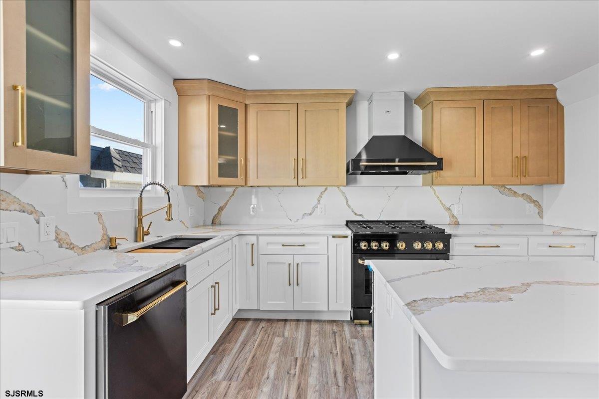 Ventnor, New Jersey 08406, United States, 5 Bedrooms Bedrooms, ,4 BathroomsBathrooms,Residential,Active,140773