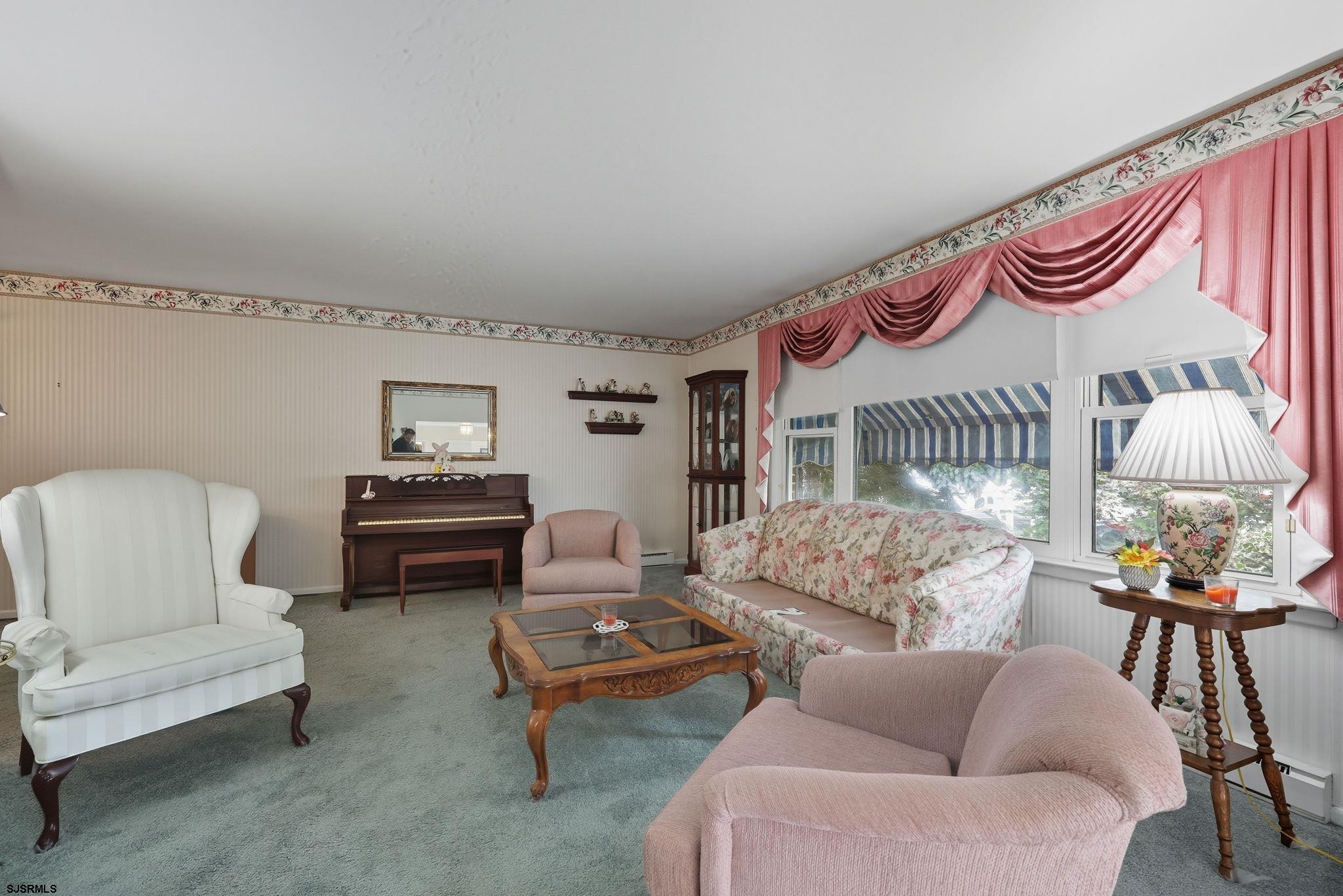 507 N Douglas Ave