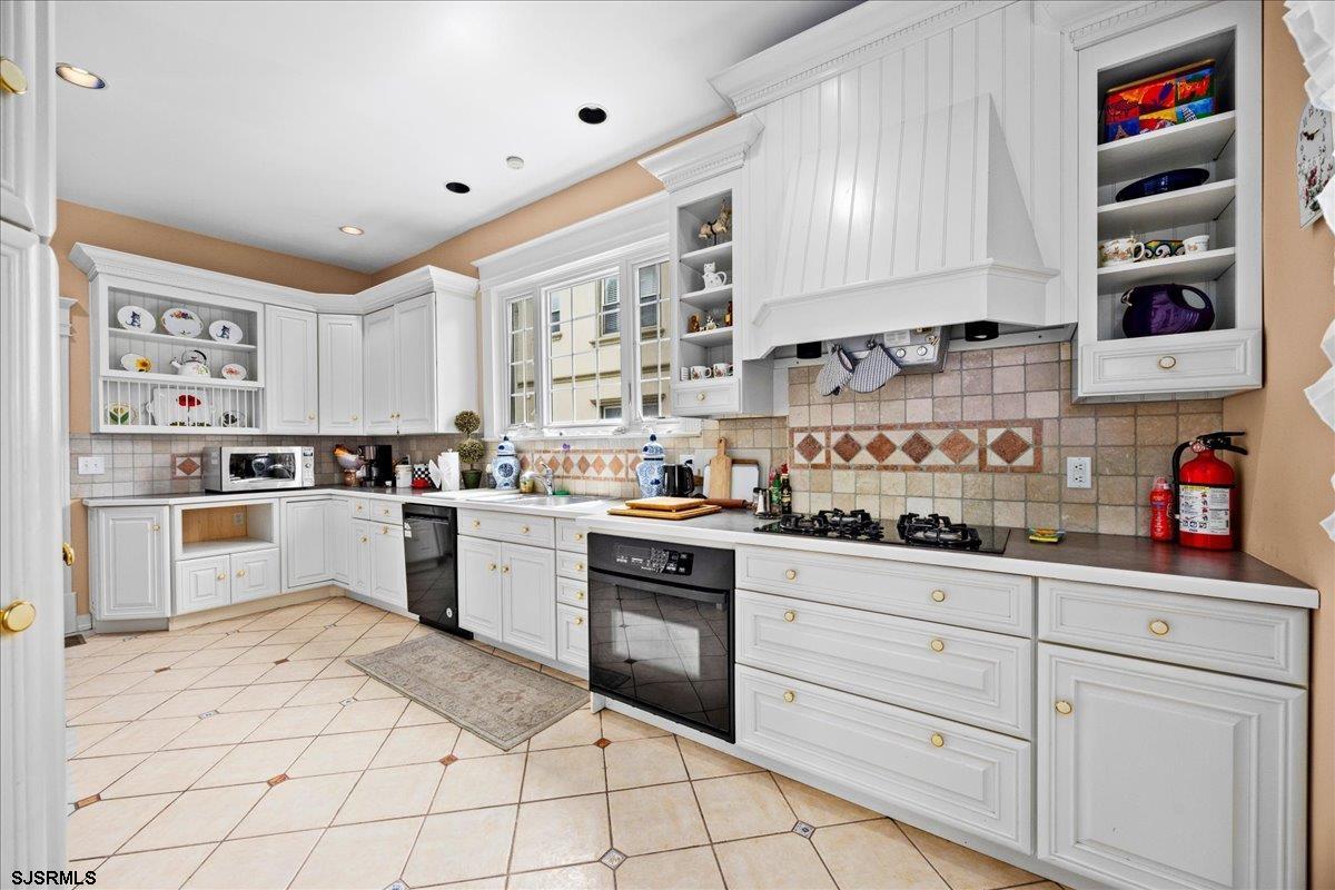 Atlantic City, New Jersey 08401, United States, 4 Bedrooms Bedrooms, ,5 BathroomsBathrooms,Residential,Active,140969