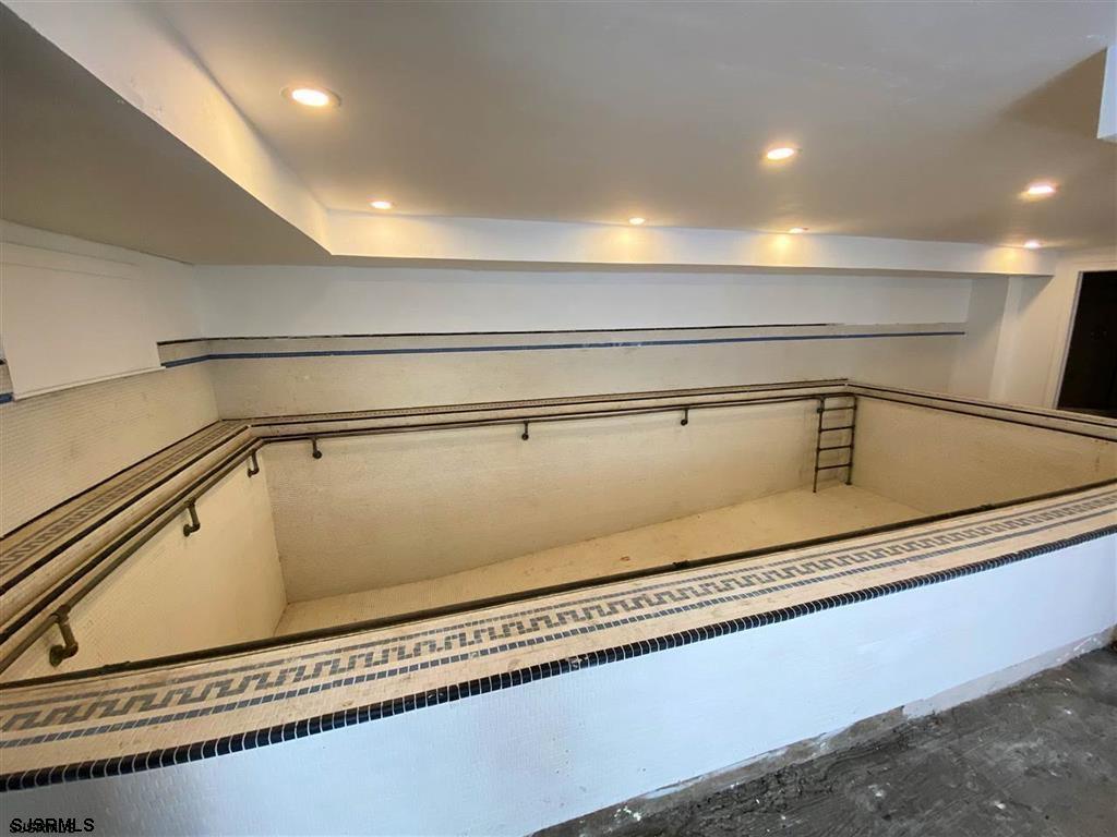 Atlantic City, New Jersey 08401, United States, 4 Bedrooms Bedrooms, ,5 BathroomsBathrooms,Residential,Active,140969