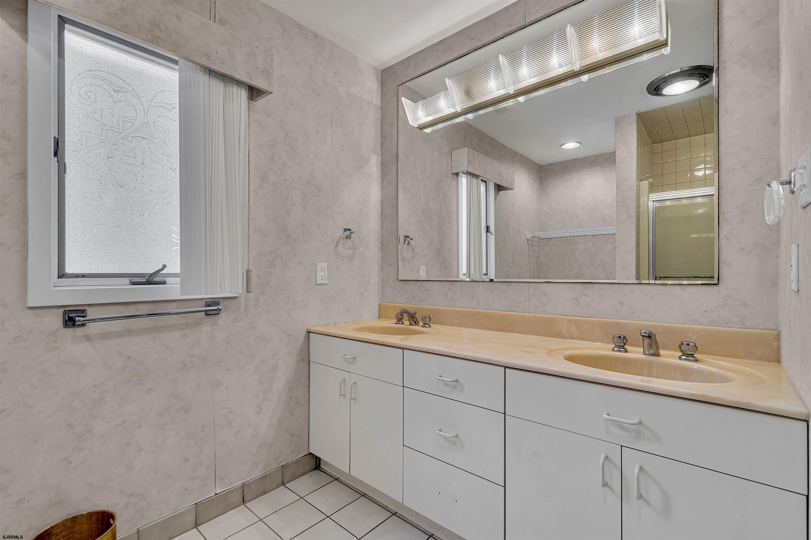 Ocean City, New Jersey 08226, United States, 4 Bedrooms Bedrooms, ,4 BathroomsBathrooms,Residential,Pending,143049