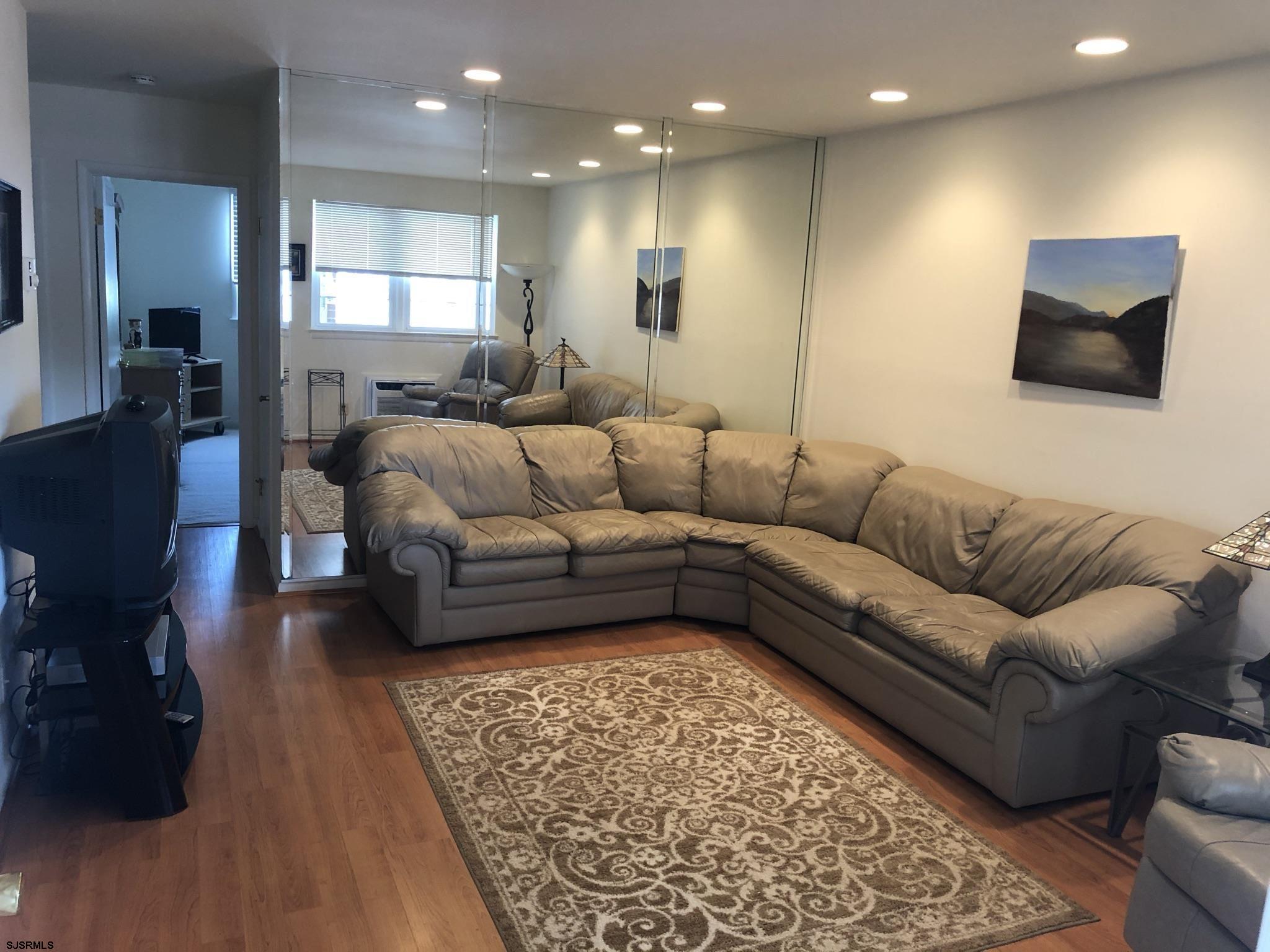 Margate, New Jersey 08402, United States, 2 Bedrooms Bedrooms, ,1 BathroomBathrooms,Residential,Active,253660