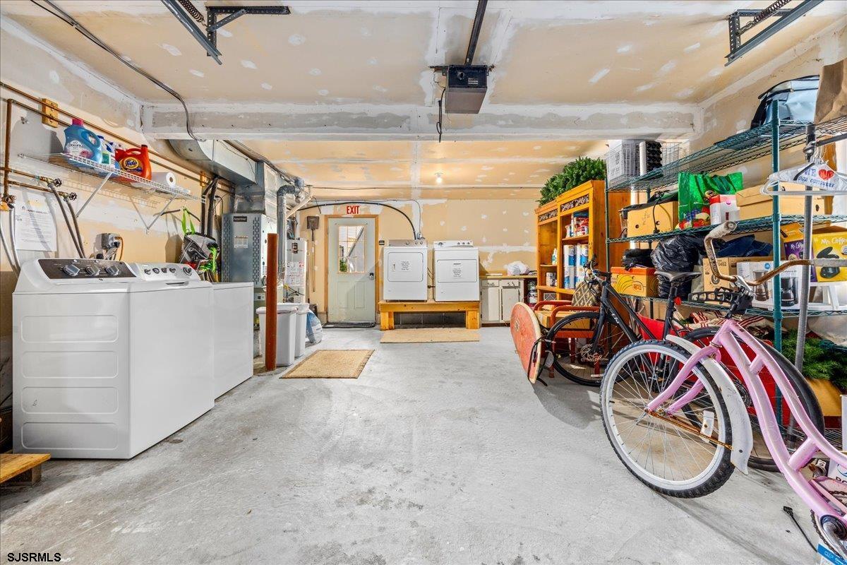 Absecon, New Jersey 08201, United States, 5 Bedrooms Bedrooms, ,3 BathroomsBathrooms,Residential,Active,201062