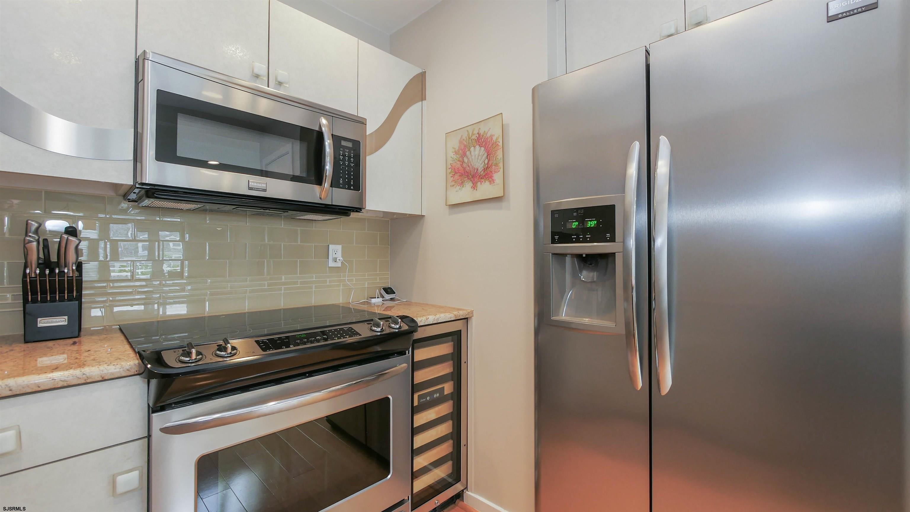 Margate, New Jersey 08402, United States, 2 Bedrooms Bedrooms, ,2 BathroomsBathrooms,Residential,Active,65811