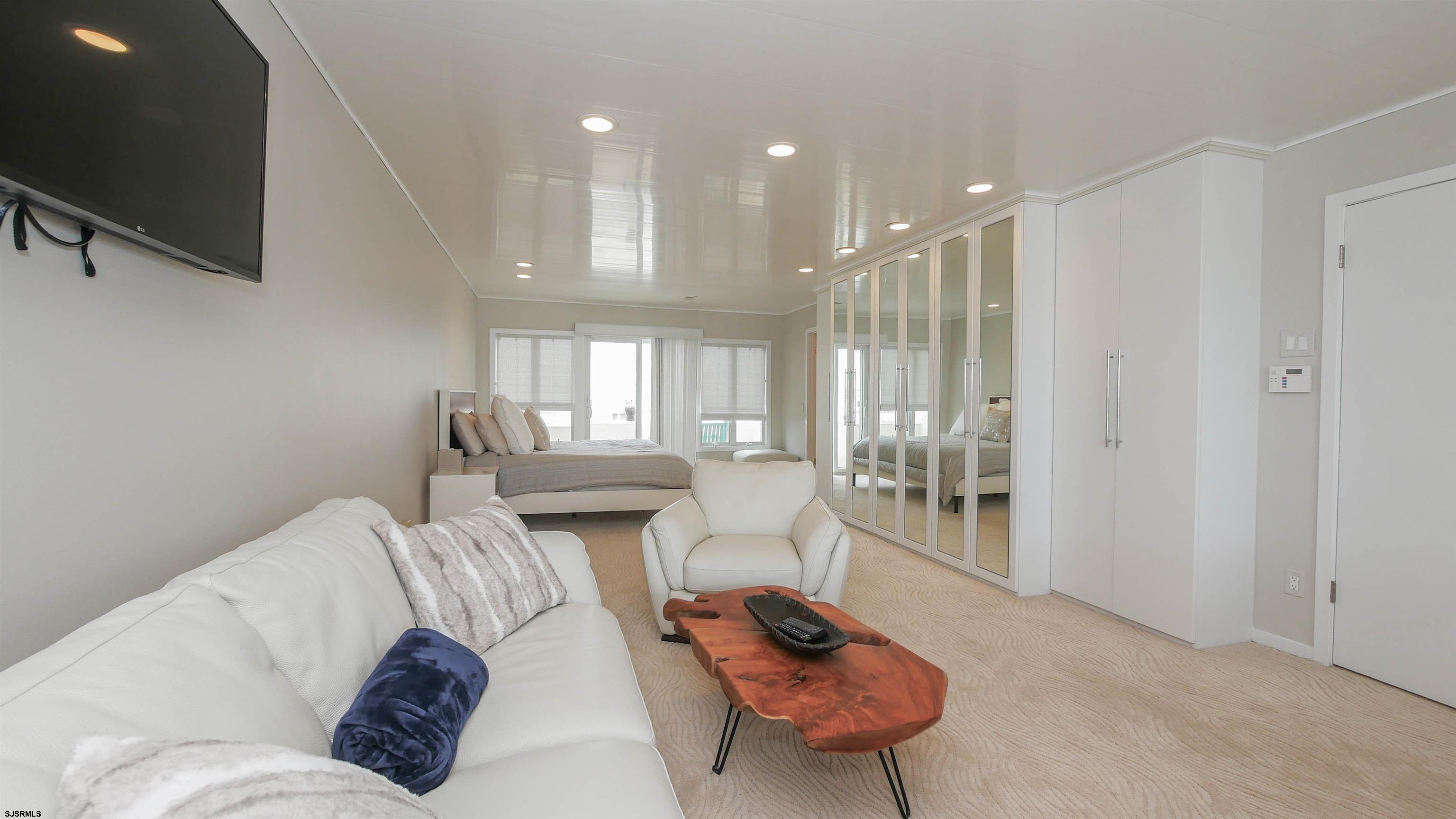 Margate, New Jersey 08402, United States, 2 Bedrooms Bedrooms, ,2 BathroomsBathrooms,Residential,Active,65811