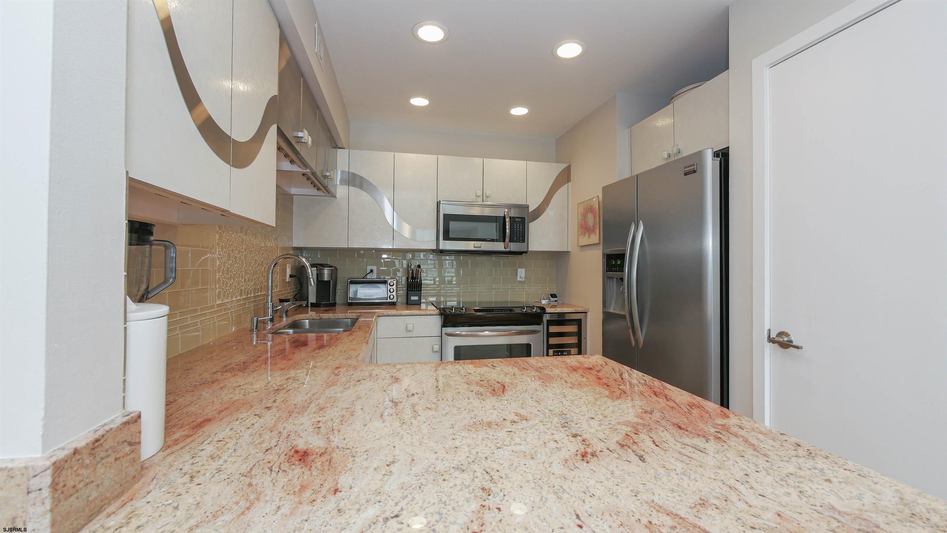 Margate, New Jersey 08402, United States, 2 Bedrooms Bedrooms, ,2 BathroomsBathrooms,Residential,Active,65811