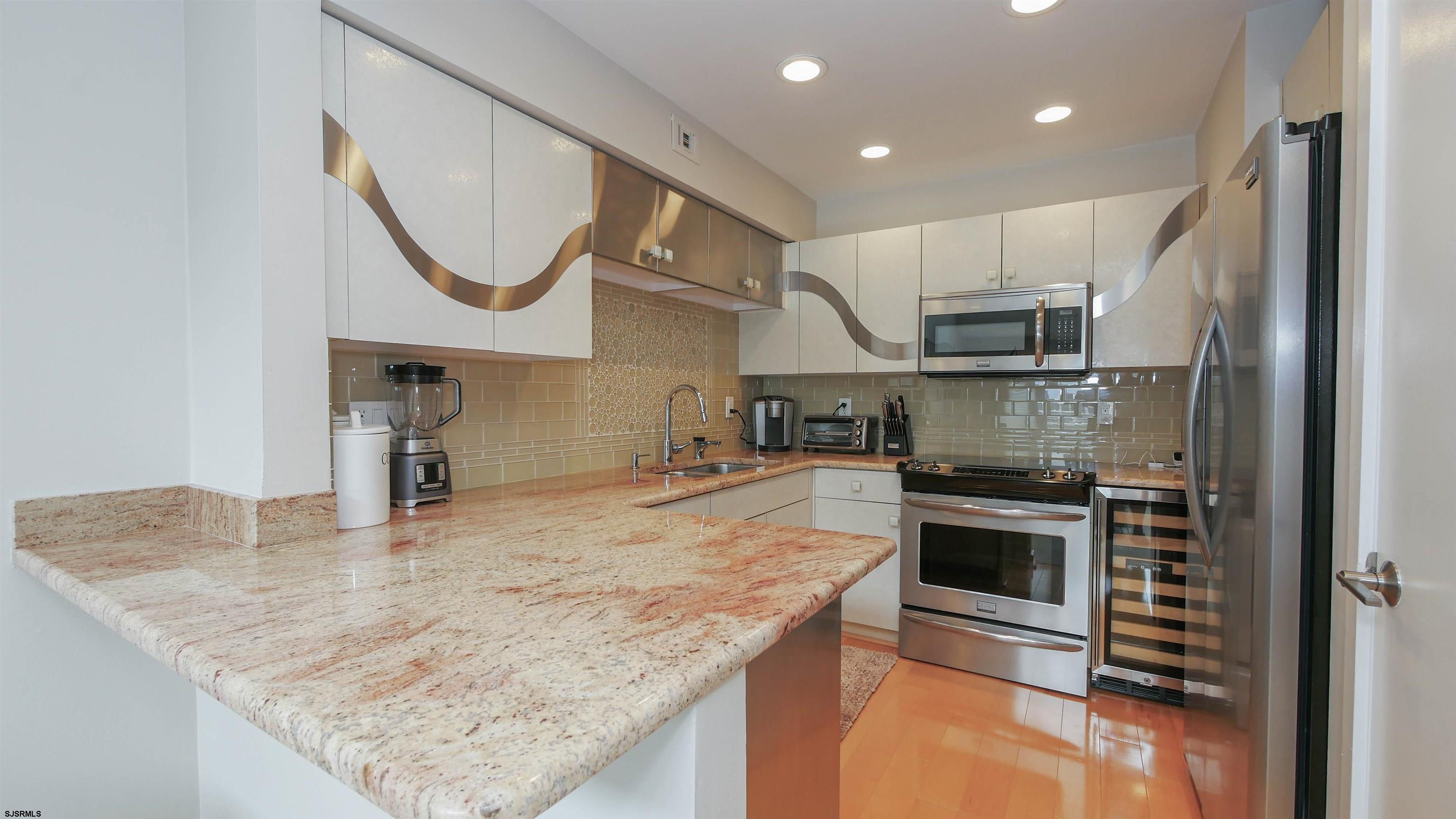 Margate, New Jersey 08402, United States, 2 Bedrooms Bedrooms, ,2 BathroomsBathrooms,Residential,Active,65811