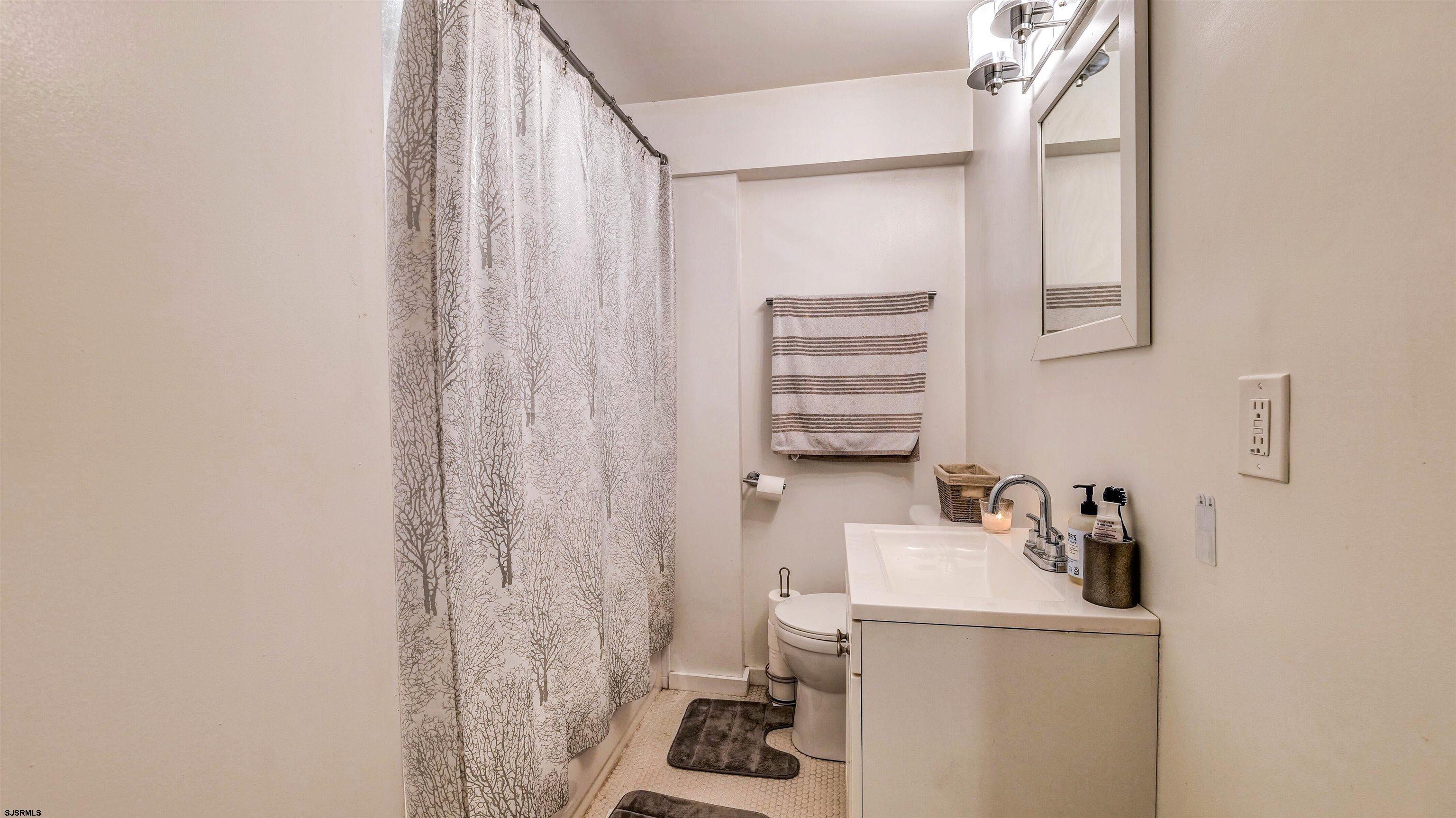 Somers Point, New Jersey 08244, United States, 8 Bedrooms Bedrooms, ,4 BathroomsBathrooms,Residential,Active,148361