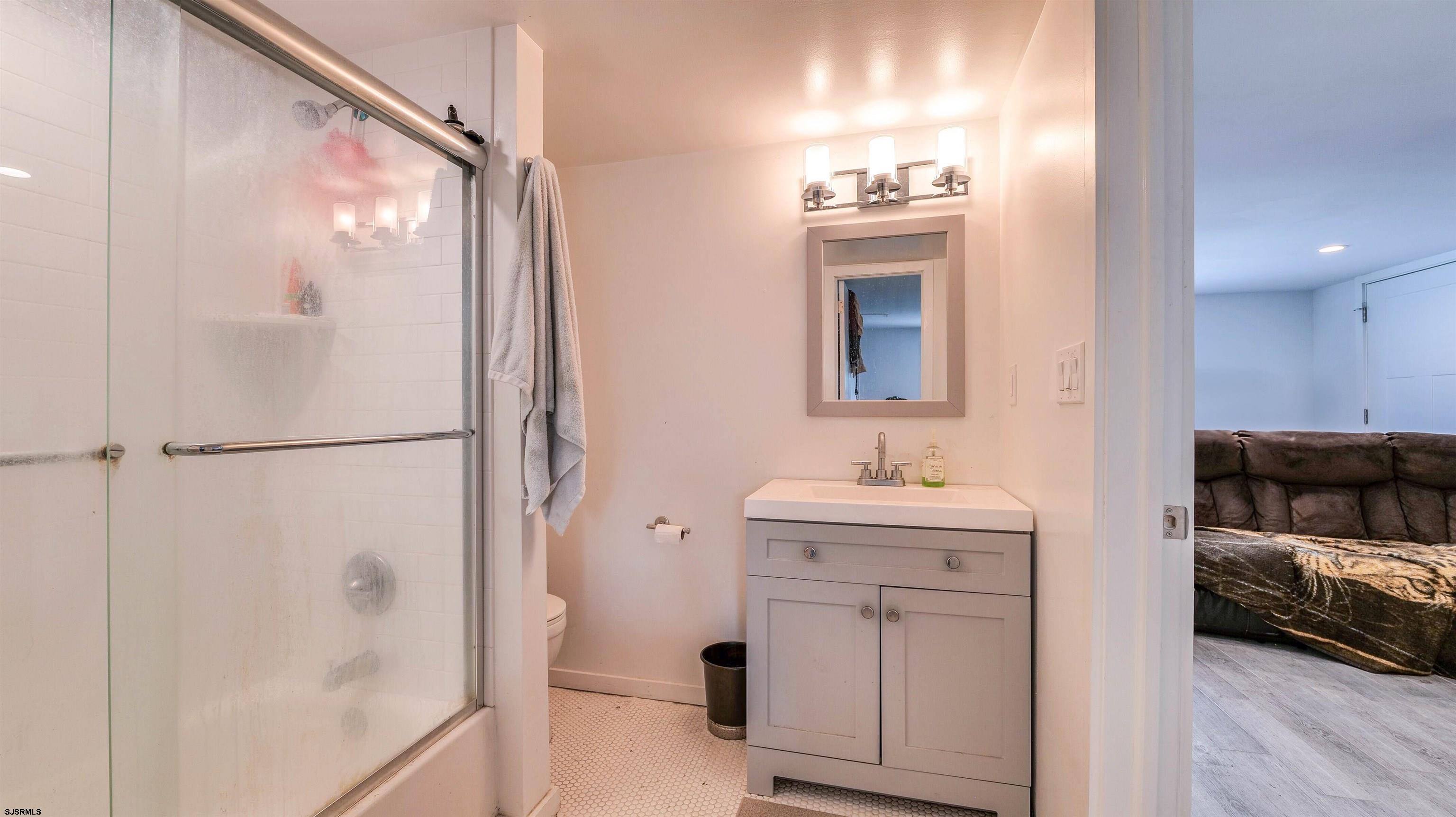 Somers Point, New Jersey 08244, United States, 8 Bedrooms Bedrooms, ,4 BathroomsBathrooms,Residential,Active,148361