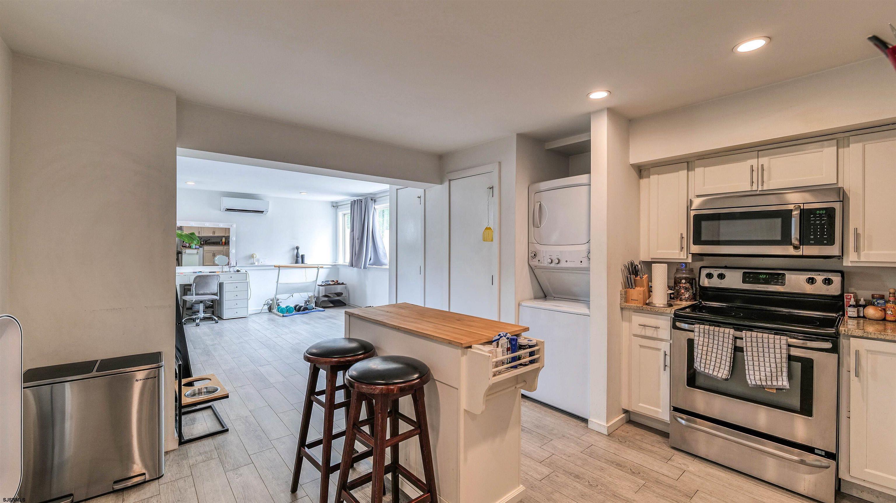 Somers Point, New Jersey 08244, United States, 8 Bedrooms Bedrooms, ,4 BathroomsBathrooms,Residential,Active,148361