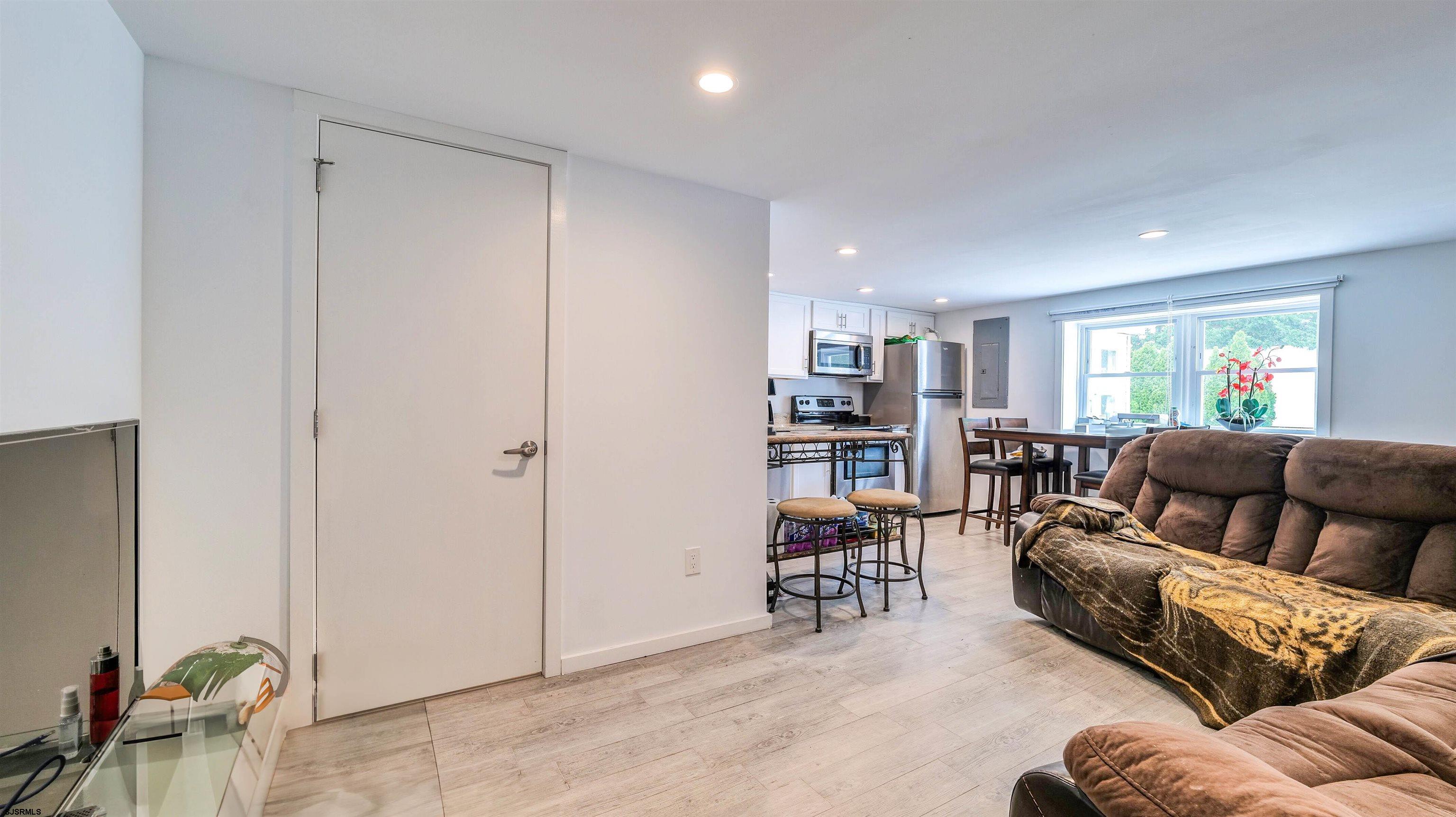 Somers Point, New Jersey 08244, United States, 8 Bedrooms Bedrooms, ,4 BathroomsBathrooms,Residential,Active,148361