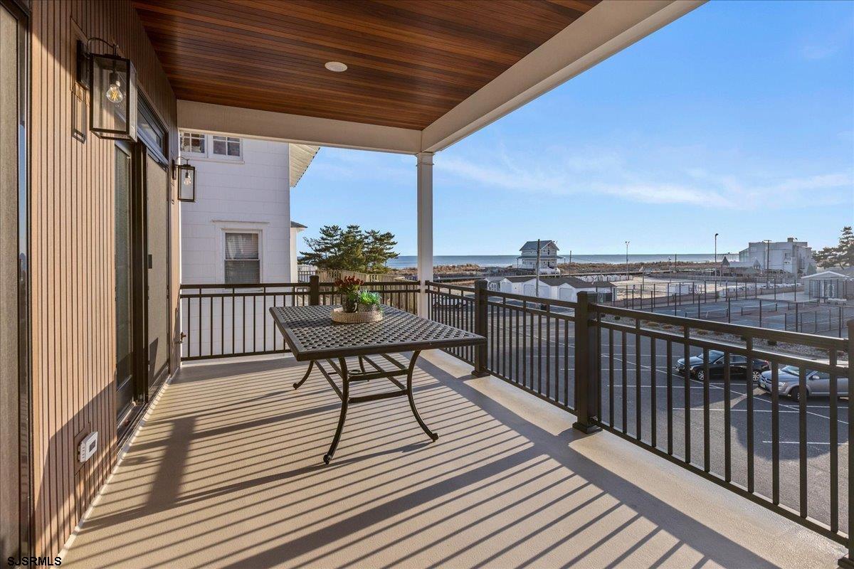 Ventnor, New Jersey 08406, United States, 5 Bedrooms Bedrooms, ,5 BathroomsBathrooms,Residential,Active,24421