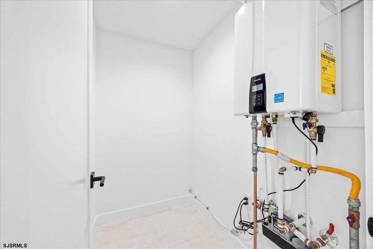 Margate, New Jersey 08402, United States, 5 Bedrooms Bedrooms, ,5 BathroomsBathrooms,Residential,Active,244943