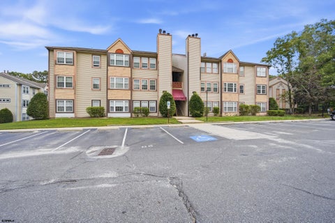 Condo For Sale - 50 Trotters Ln #910<br/> Galloway Township, NJ 08205