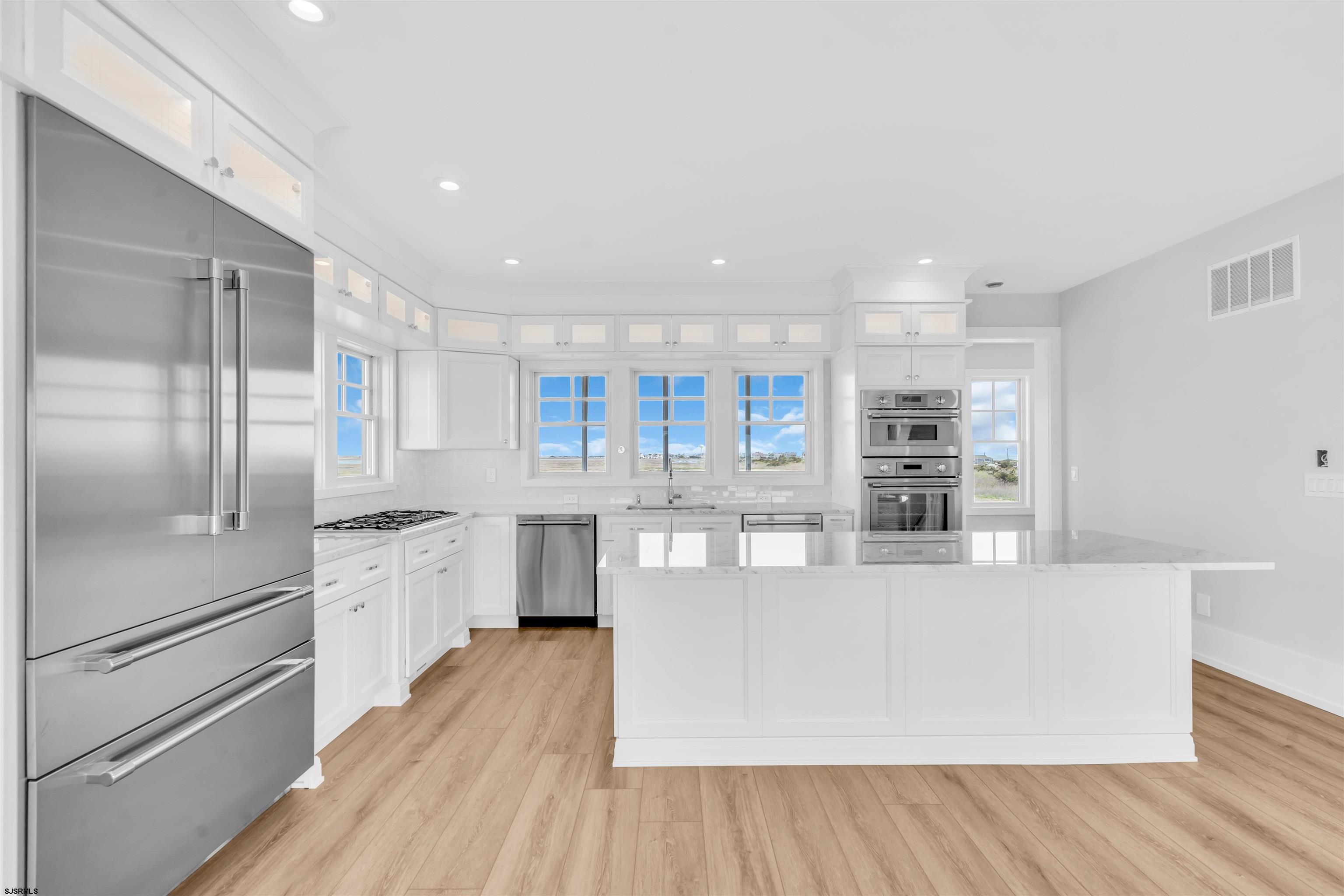 Strathmere, New Jersey 08248, United States, 3 Bedrooms Bedrooms, ,3 BathroomsBathrooms,Residential,Active,102687