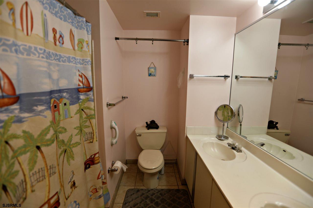Atlantic City, New Jersey 08401, United States, 2 Bedrooms Bedrooms, ,2 BathroomsBathrooms,Residential,Active,128907