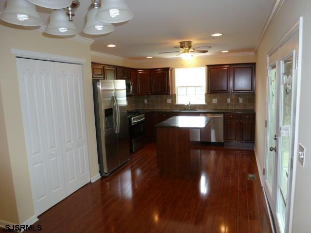 Egg Harbor Township, New Jersey 08234, United States, 3 Bedrooms Bedrooms, ,3 BathroomsBathrooms,Residential,Active,75371
