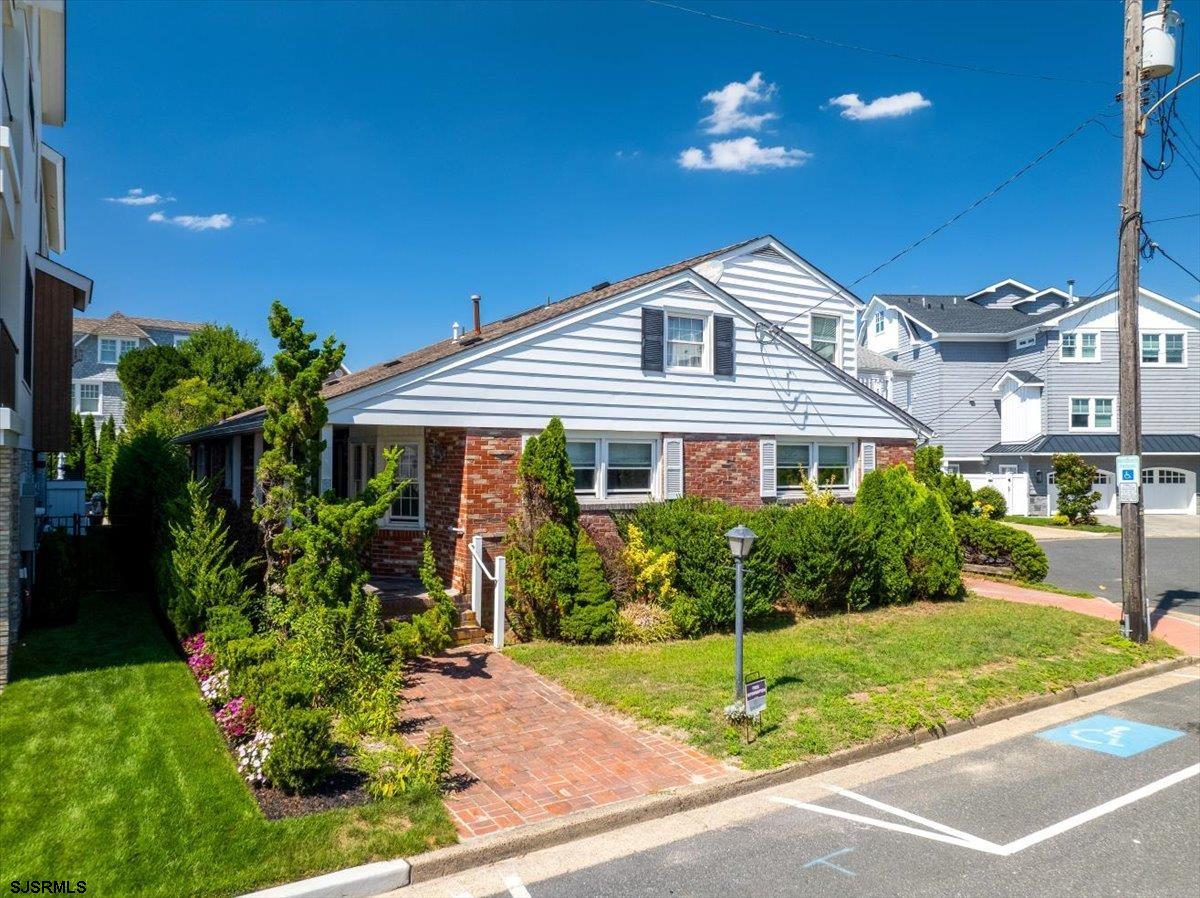 Margate, New Jersey 08402, United States, 6 Bedrooms Bedrooms, ,3 BathroomsBathrooms,Residential,Active,235575