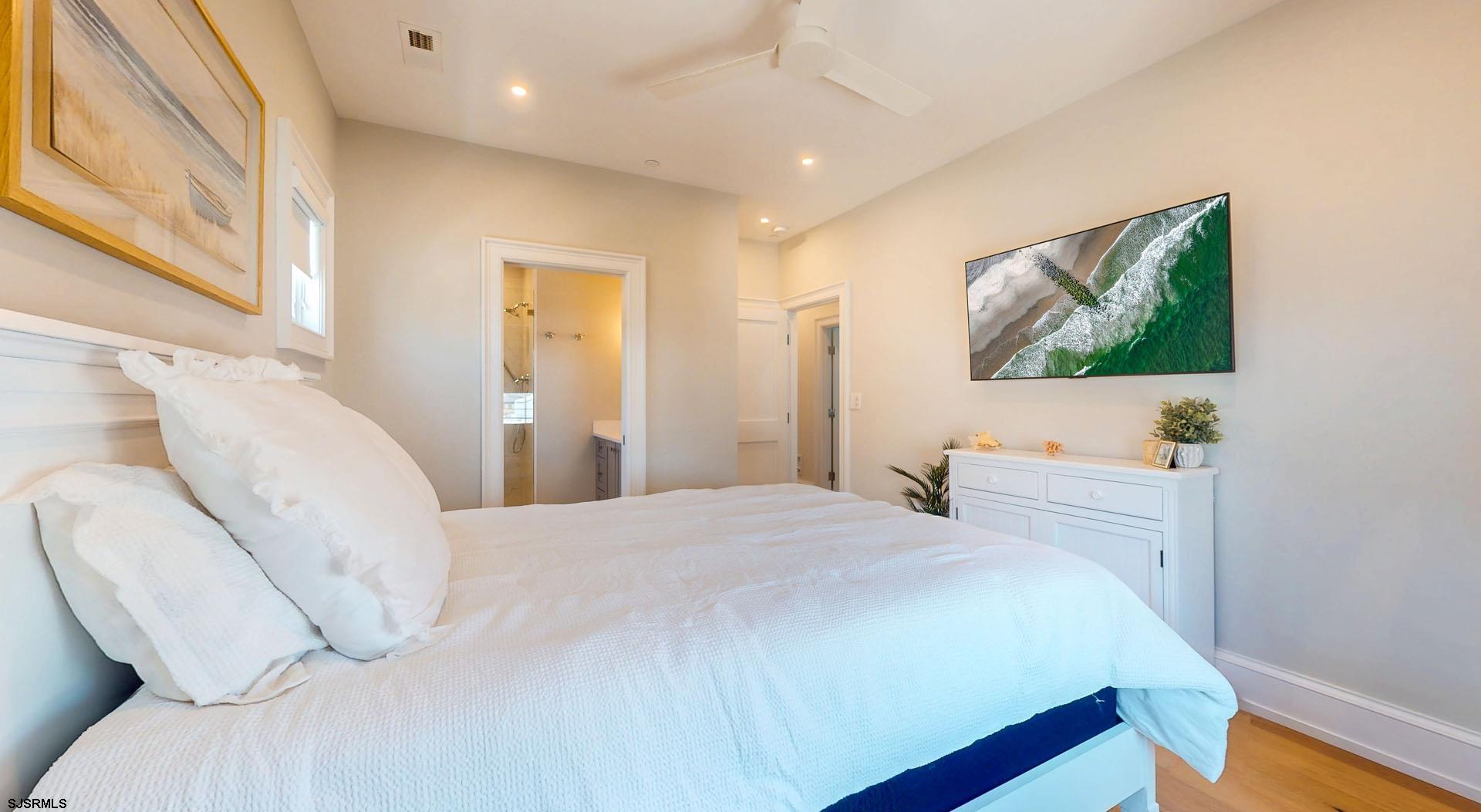 Ocean City, New Jersey 08226, United States, 3 Bedrooms Bedrooms, ,2 BathroomsBathrooms,Residential,Pending,161546