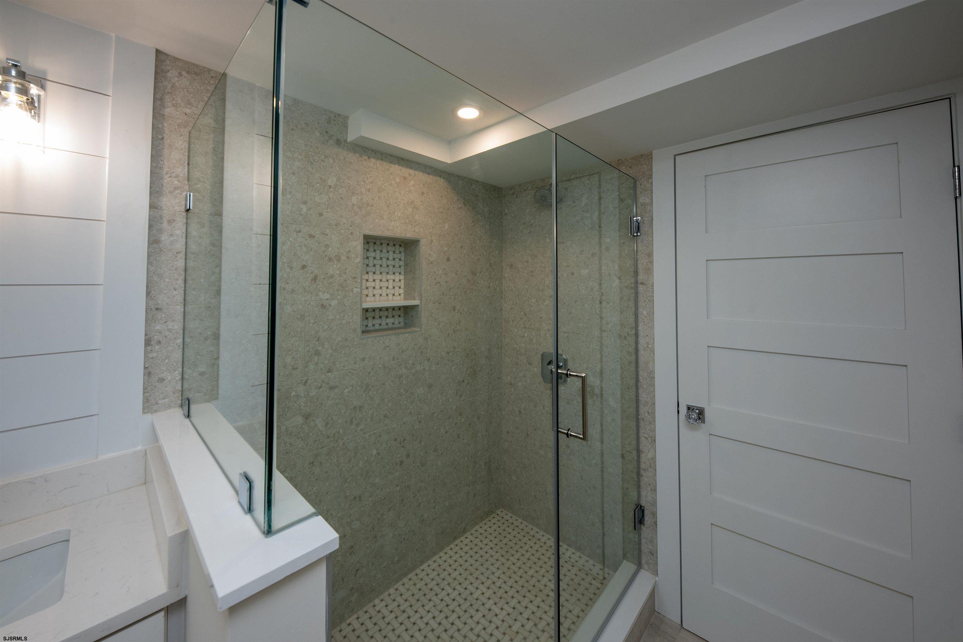 Ocean City, New Jersey 08226, United States, 5 Bedrooms Bedrooms, ,6 BathroomsBathrooms,Residential,Active,25005