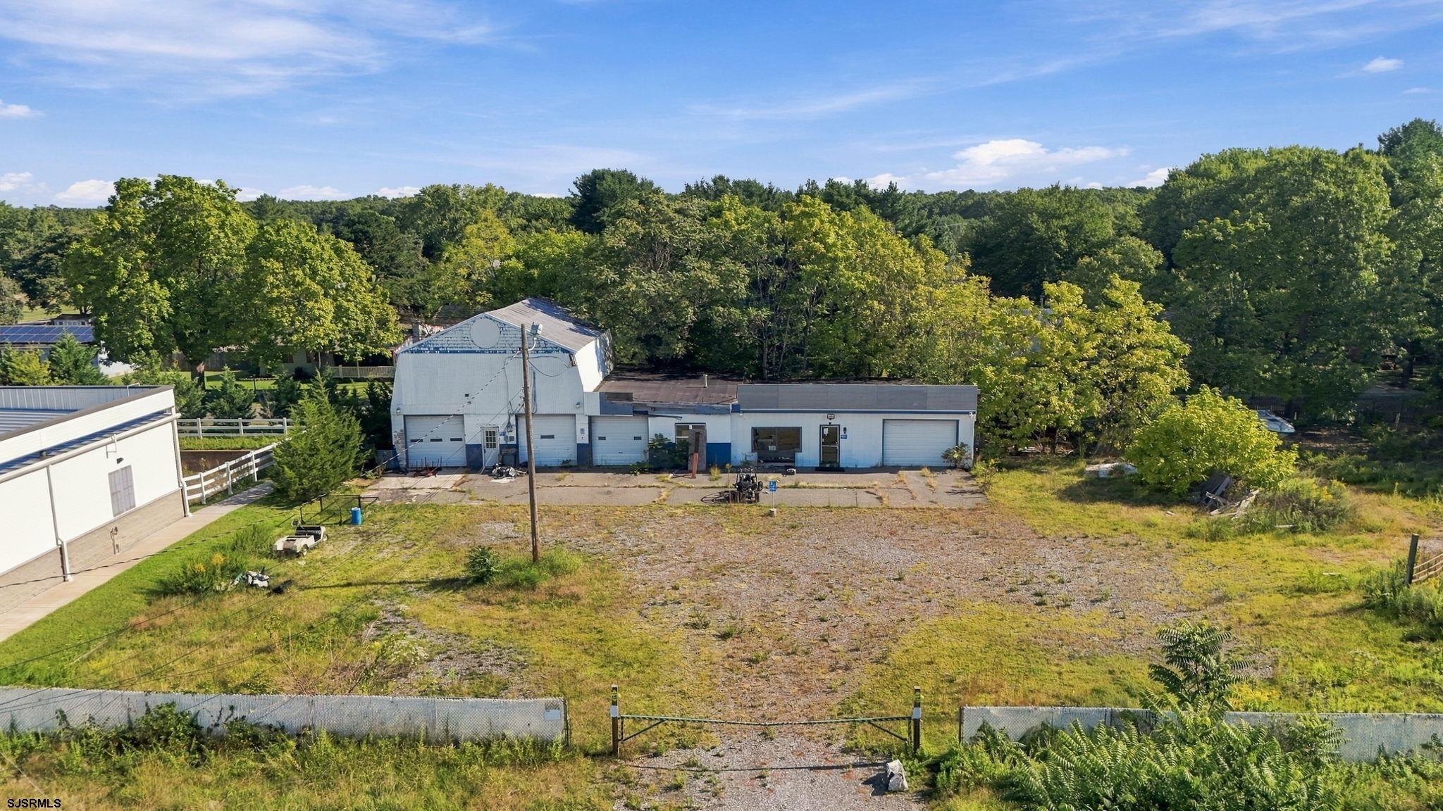 285 W White Horse