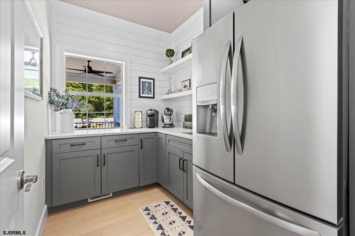 Egg Harbor City, New Jersey 08215, United States, 5 Bedrooms Bedrooms, ,5 BathroomsBathrooms,Residential,Active,48881