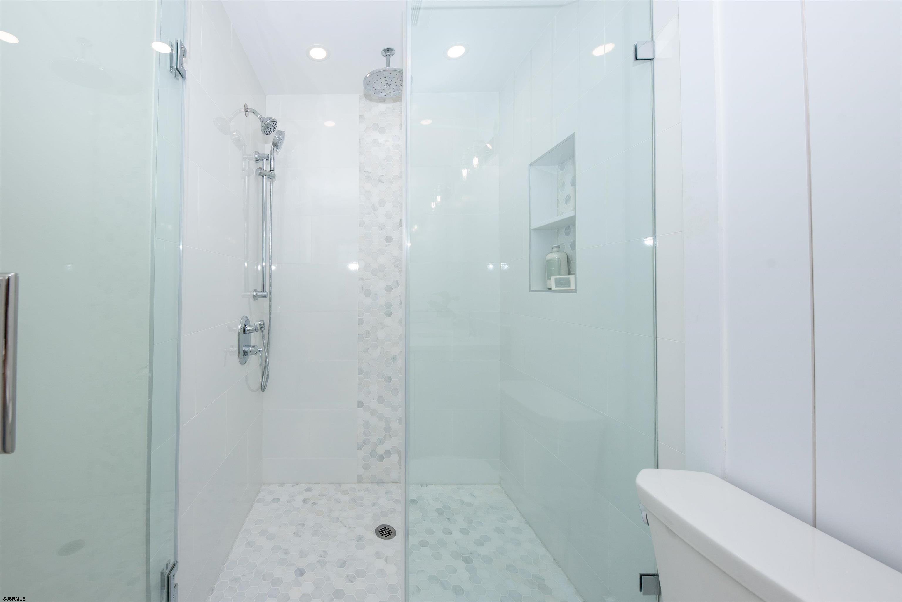 Ocean City, New Jersey 08226, United States, 5 Bedrooms Bedrooms, ,6 BathroomsBathrooms,Residential,Active,144246