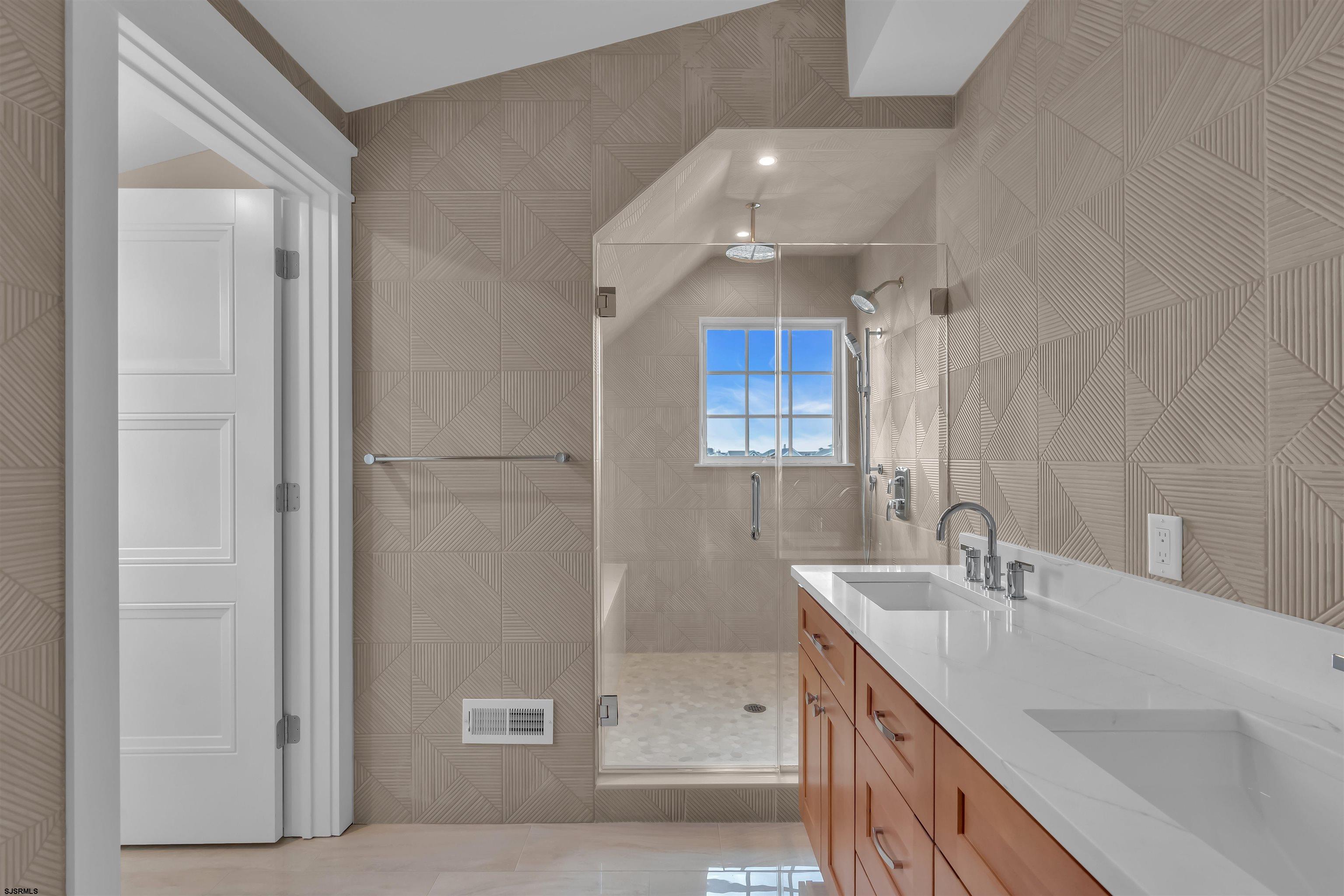 Ocean City, New Jersey 08226, United States, 5 Bedrooms Bedrooms, ,4 BathroomsBathrooms,Residential,Active,248439