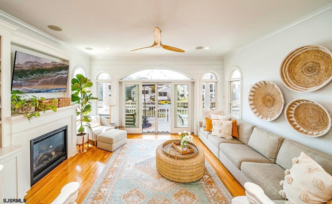 20 W 10th Street