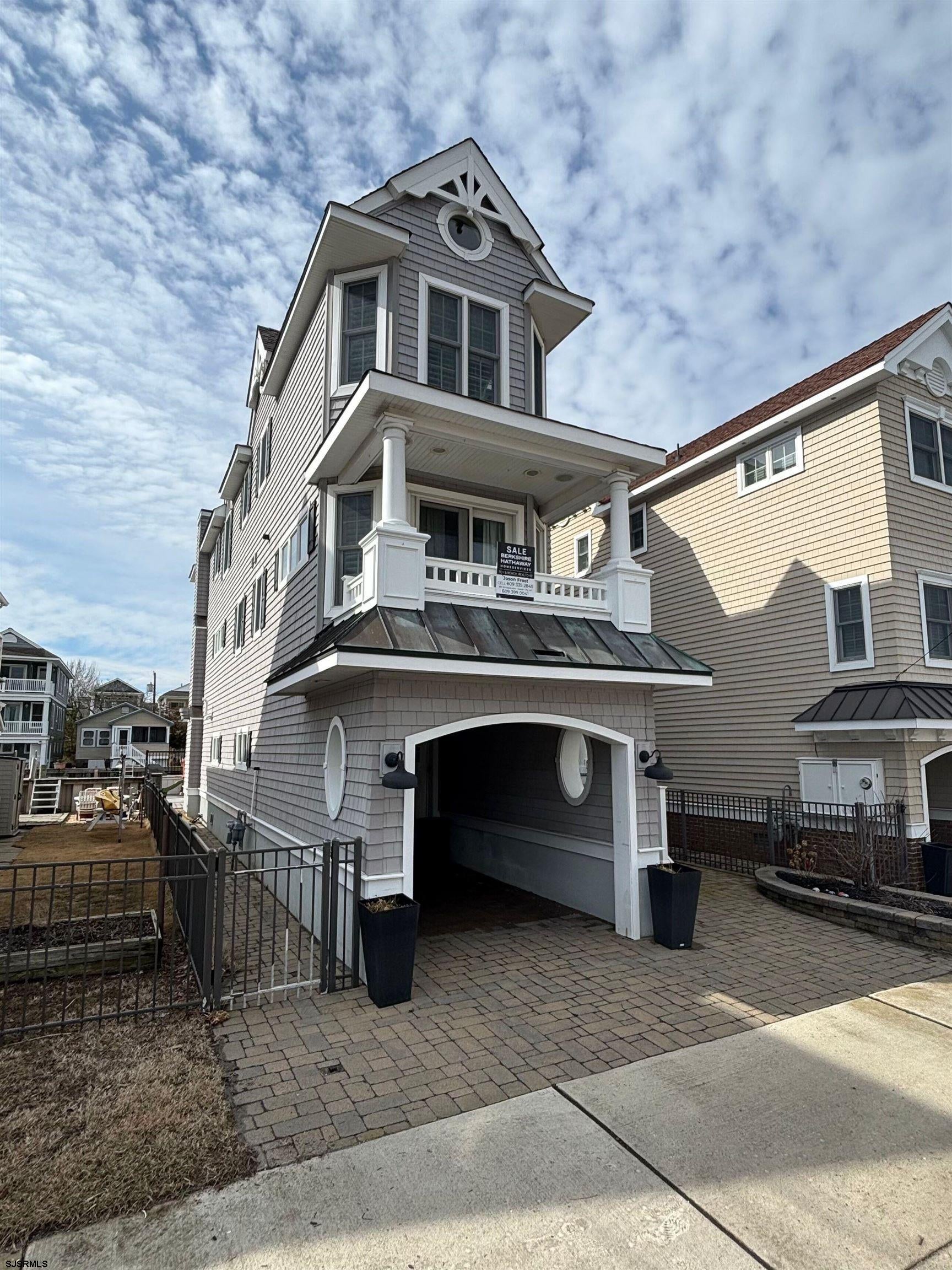 20 W 10th Street
