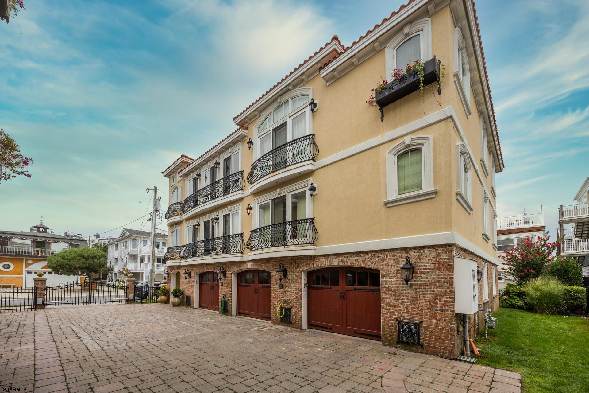 615 E 16th 1
