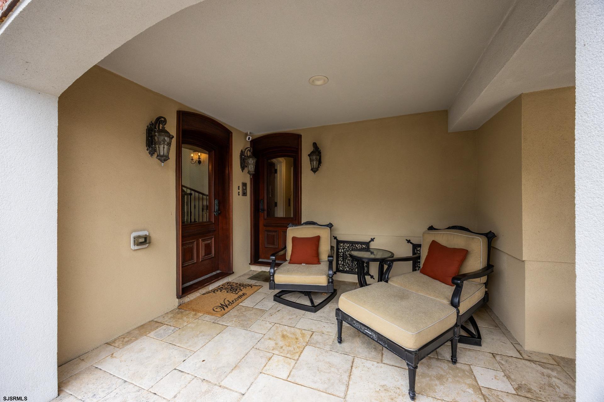 615 E 16th 1