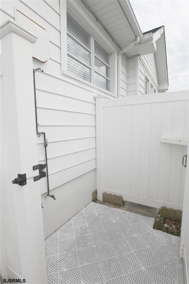 Longport, New Jersey 08403, United States, 3 Bedrooms Bedrooms, ,2 BathroomsBathrooms,Residential,Active,114842