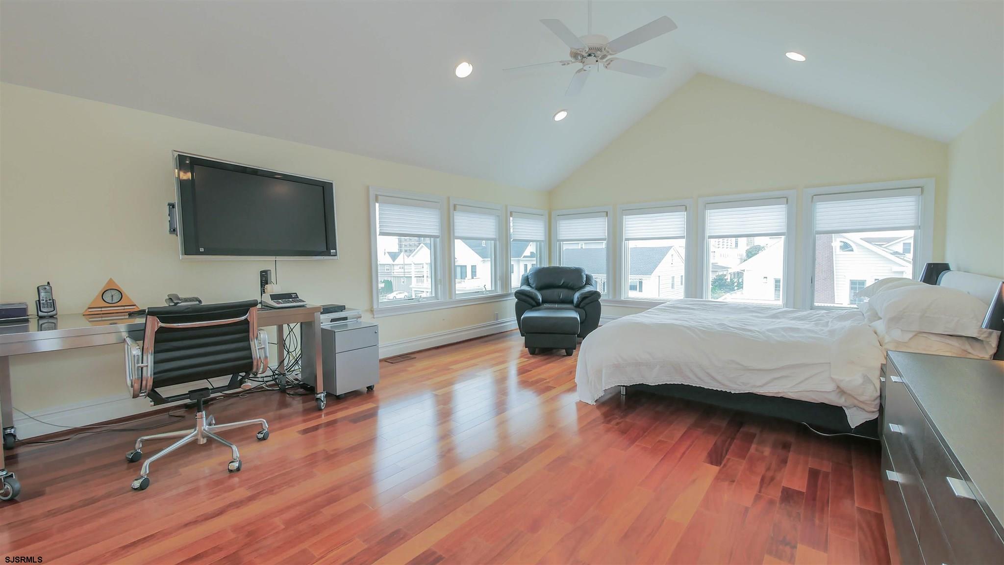 Margate, New Jersey 08402, United States, 4 Bedrooms Bedrooms, ,3 BathroomsBathrooms,Residential,Active,132660