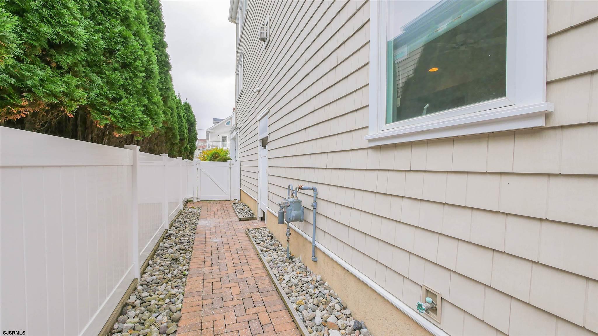 Margate, New Jersey 08402, United States, 4 Bedrooms Bedrooms, ,3 BathroomsBathrooms,Residential,Active,132660