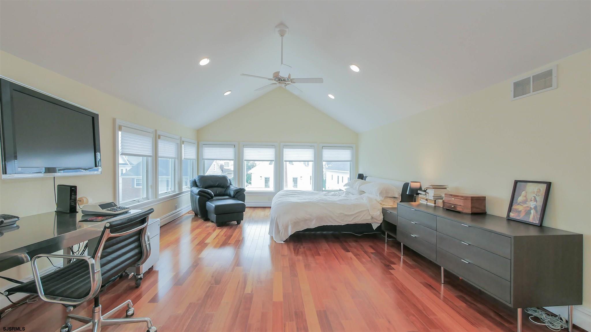 Margate, New Jersey 08402, United States, 4 Bedrooms Bedrooms, ,3 BathroomsBathrooms,Residential,Active,132660
