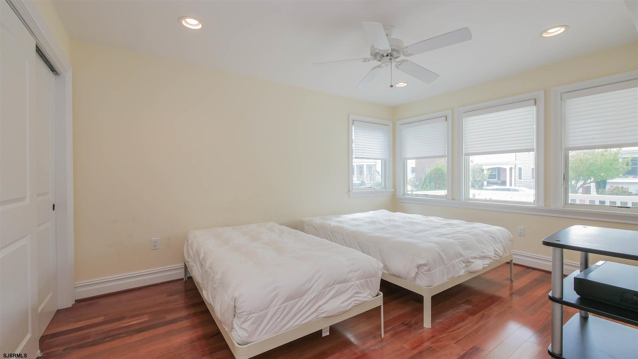 Margate, New Jersey 08402, United States, 4 Bedrooms Bedrooms, ,3 BathroomsBathrooms,Residential,Active,132660