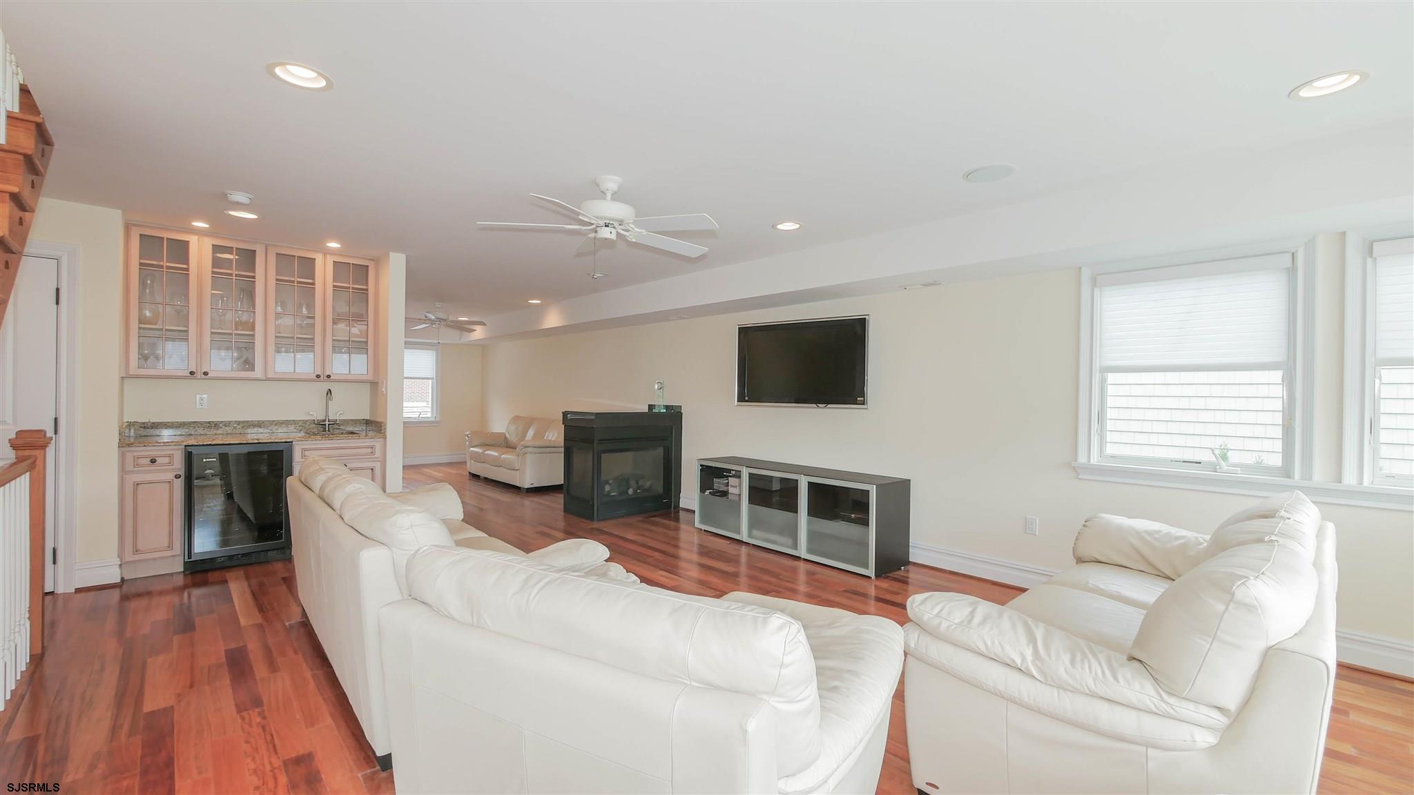 Margate, New Jersey 08402, United States, 4 Bedrooms Bedrooms, ,3 BathroomsBathrooms,Residential,Active,132660
