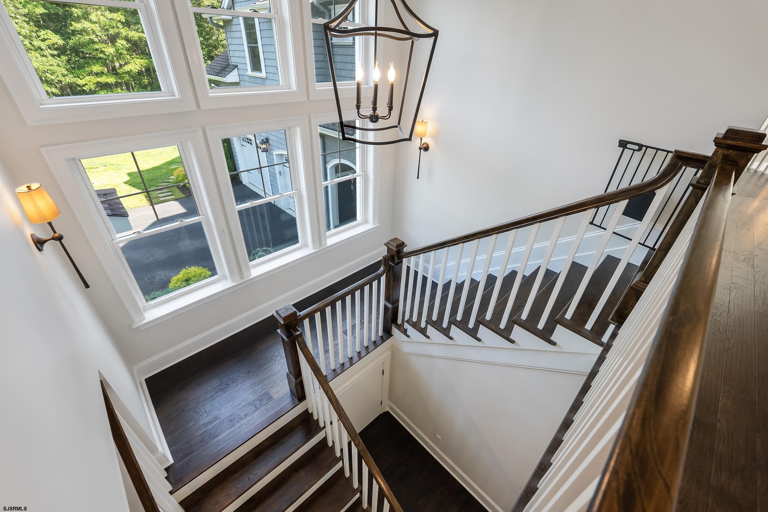 802 Gatehouse Dr