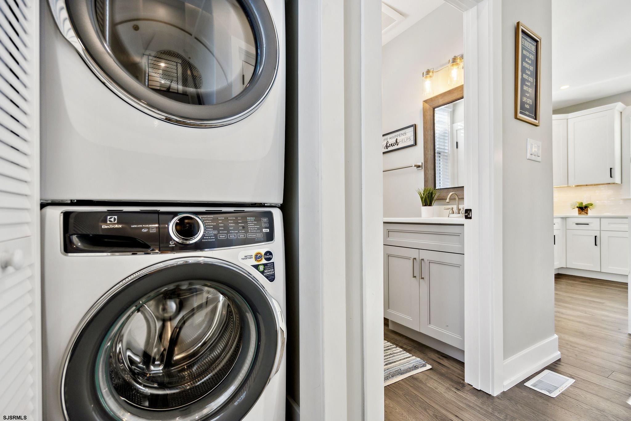 Ocean City, New Jersey 08226, United States, 5 Bedrooms Bedrooms, ,4 BathroomsBathrooms,Residential,Pending,76745