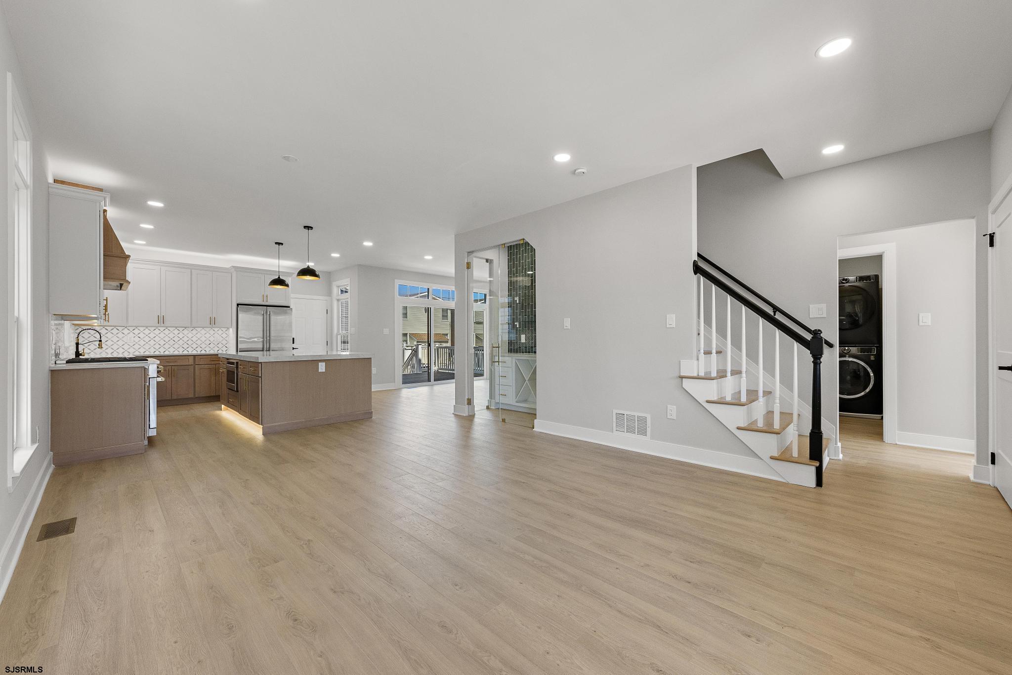 4550 Asbury Ave