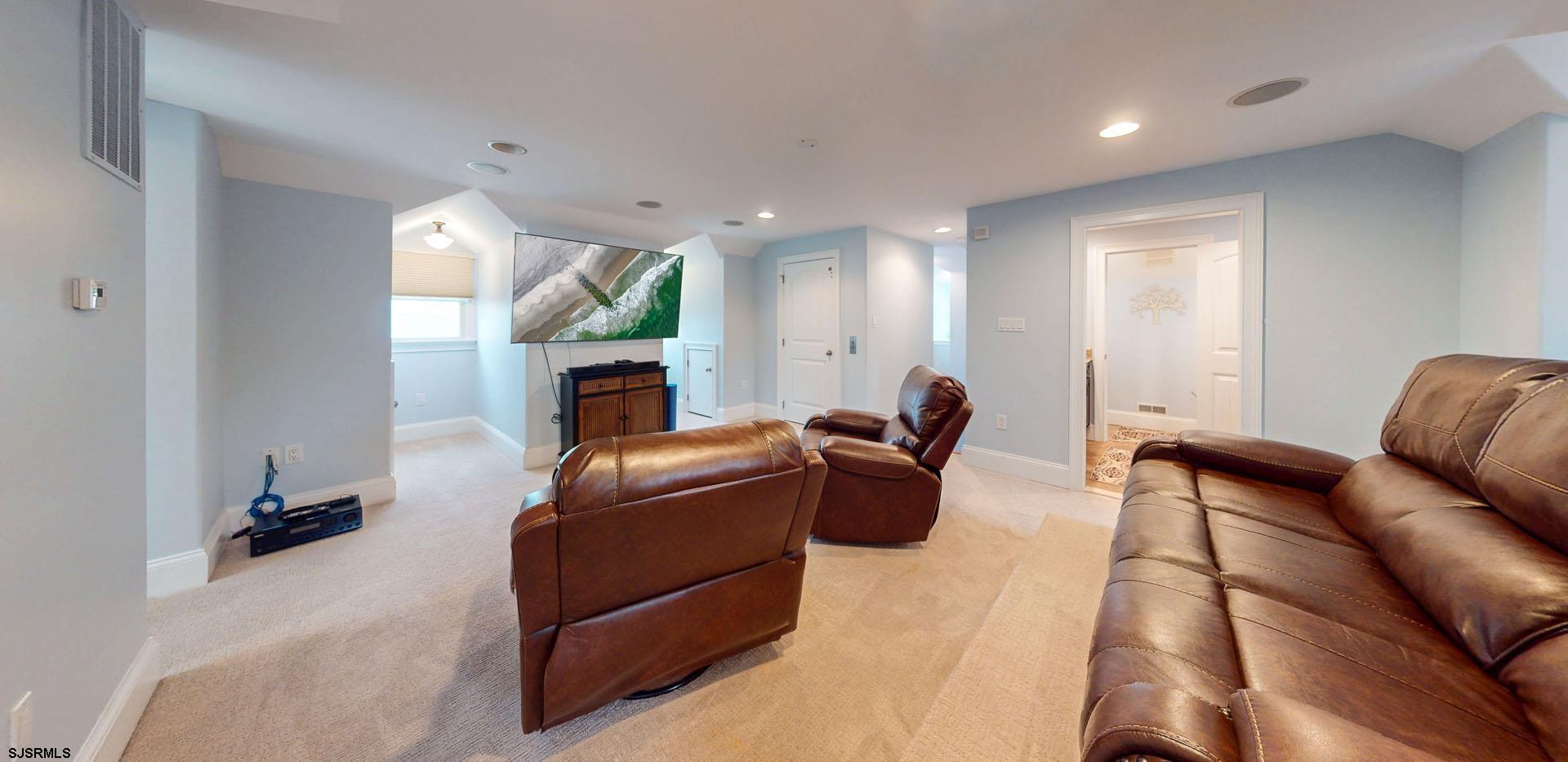 Ocean City, New Jersey 08226, United States, 7 Bedrooms Bedrooms, ,8 BathroomsBathrooms,Residential,Active,95950