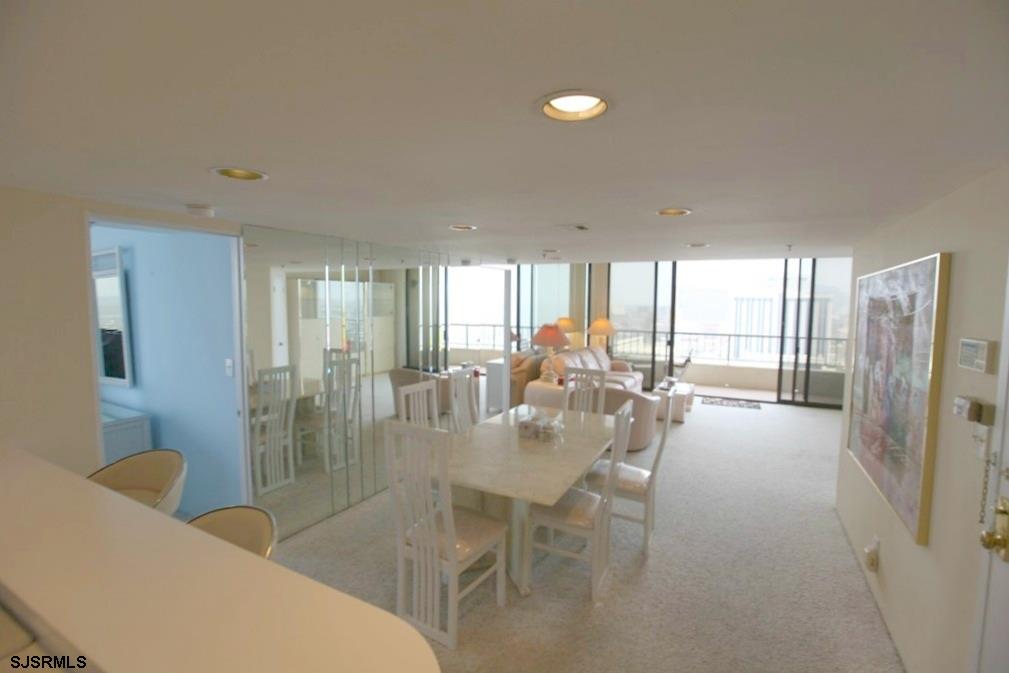 Atlantic City, New Jersey 08401, United States, 2 Bedrooms Bedrooms, ,2 BathroomsBathrooms,Residential,Active,88922