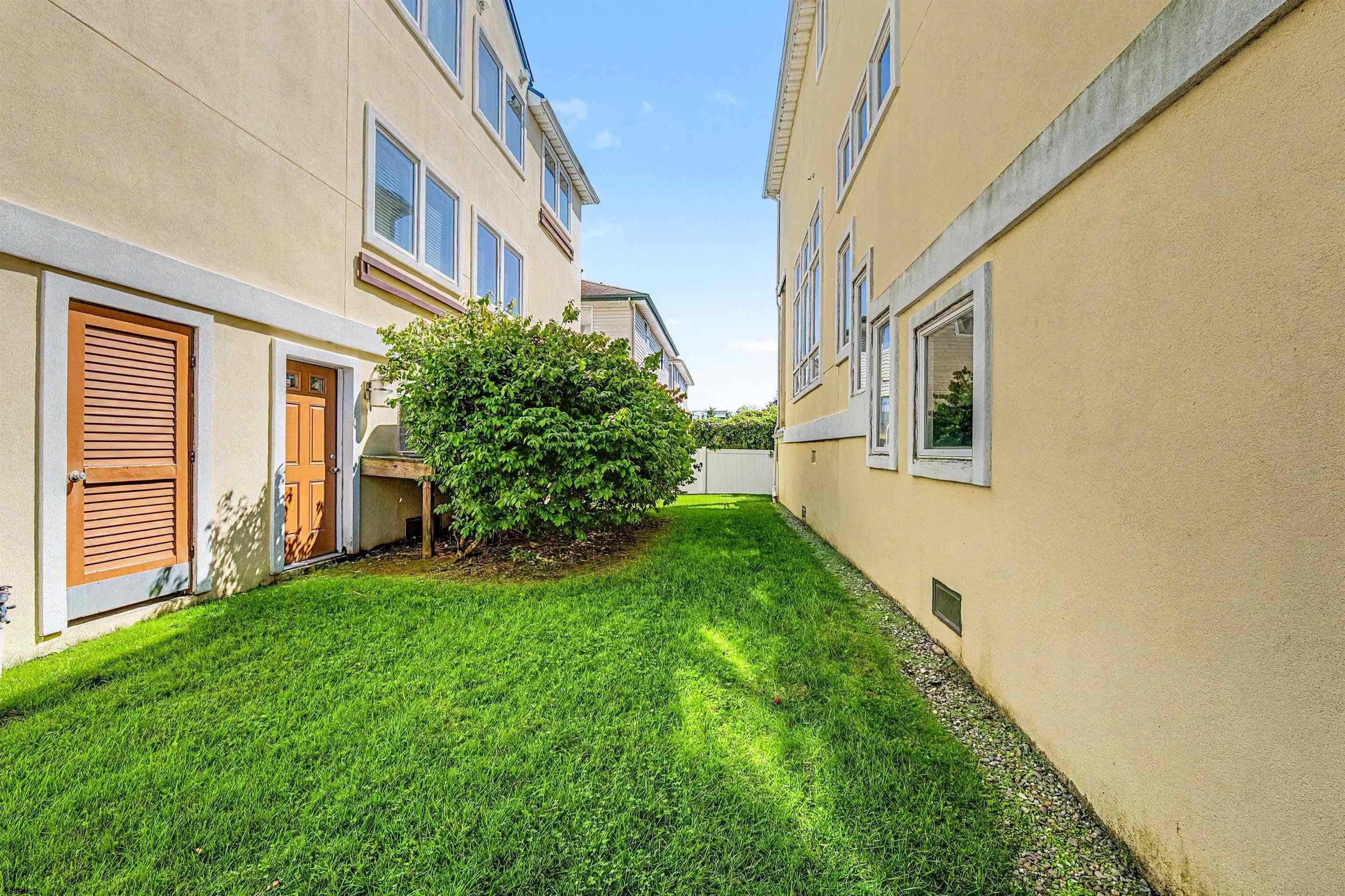223 N Washington 2B