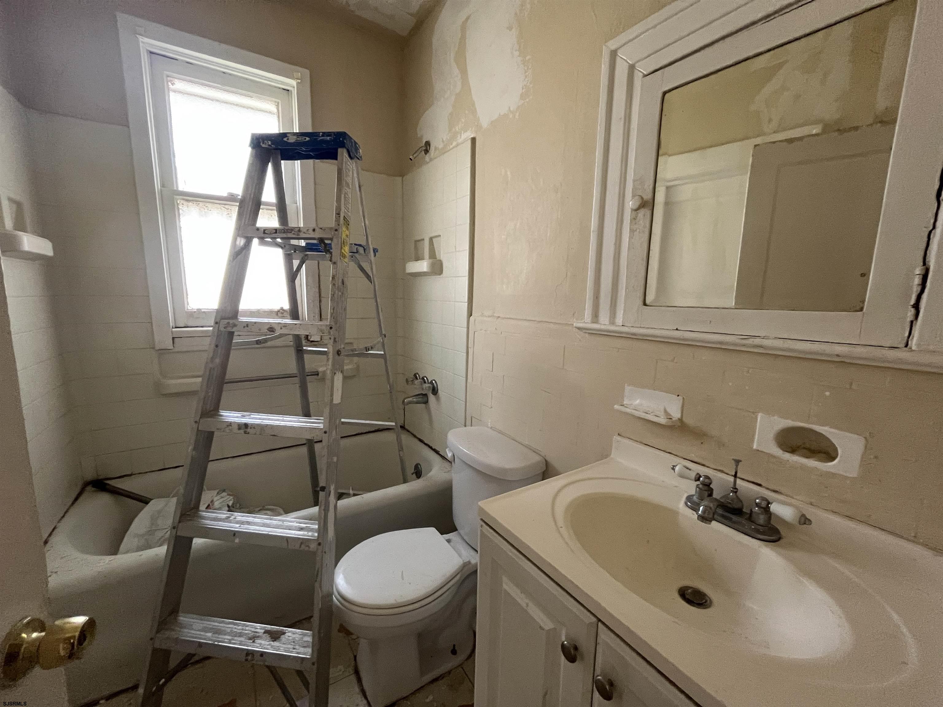 Atlantic City, New Jersey 08401, United States, 3 Bedrooms Bedrooms, ,2 BathroomsBathrooms,Residential,Active,143001