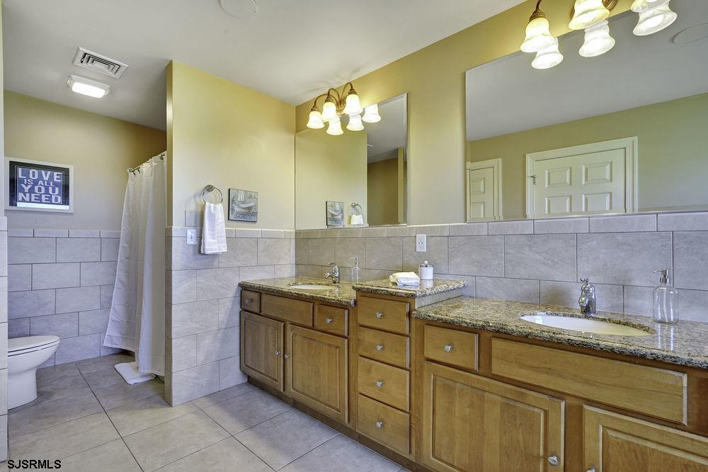 Atlantic City, New Jersey 08401, United States, 5 Bedrooms Bedrooms, ,3 BathroomsBathrooms,Residential,Active,42444