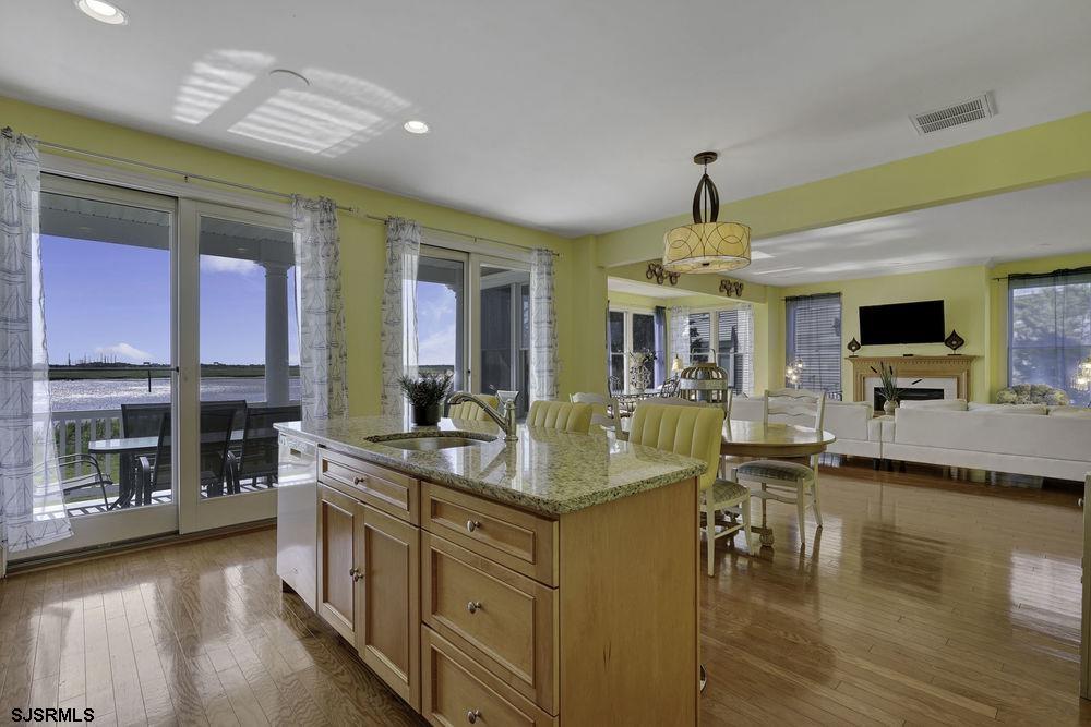 Atlantic City, New Jersey 08401, United States, 5 Bedrooms Bedrooms, ,3 BathroomsBathrooms,Residential,Active,42444