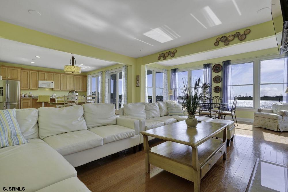 Atlantic City, New Jersey 08401, United States, 5 Bedrooms Bedrooms, ,3 BathroomsBathrooms,Residential,Active,42444