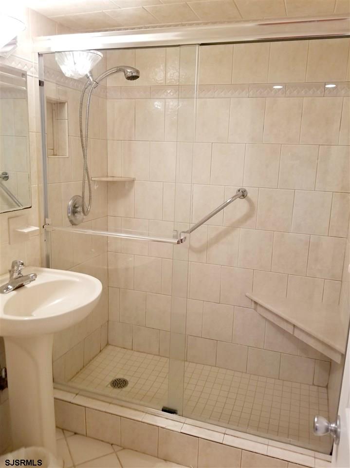 Margate, New Jersey 08402, United States, 2 Bedrooms Bedrooms, ,2 BathroomsBathrooms,Residential,Active,176511